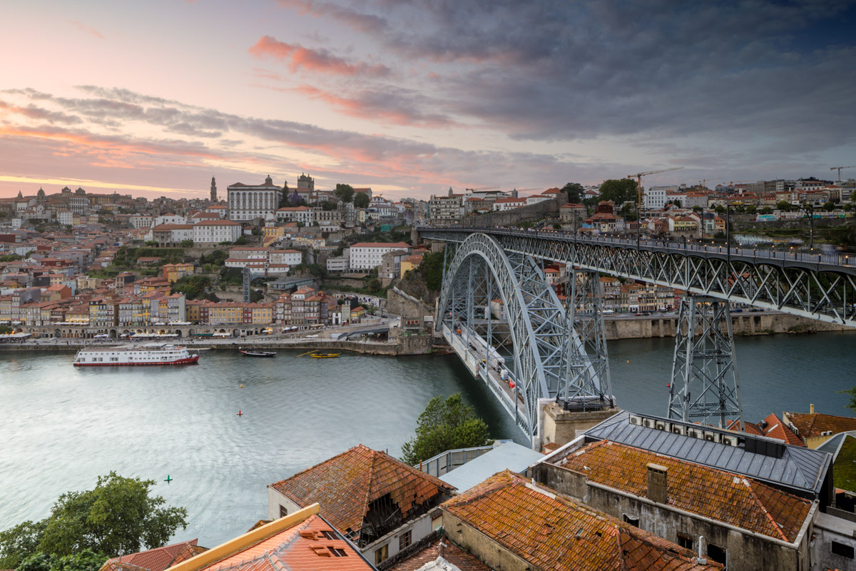 Sunset over the Porto Luis I bridge