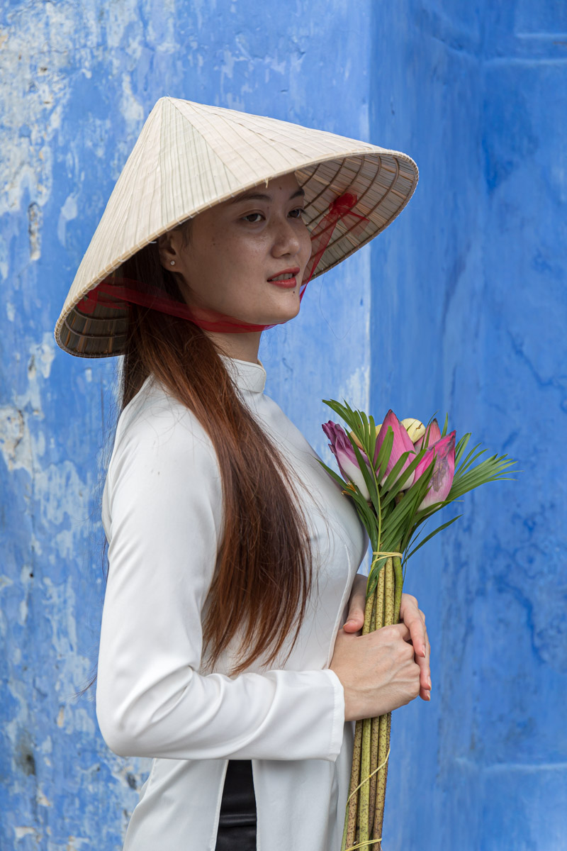 Vietnam - Beautiful-Woman Ao Dai - Julian Elliott - Vietnam photo tour.